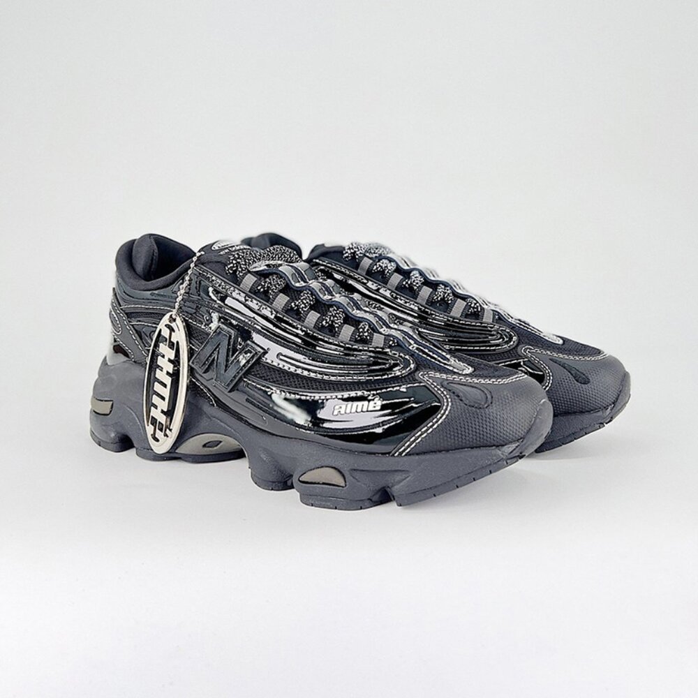 New Balance Dark Grey Sneakers